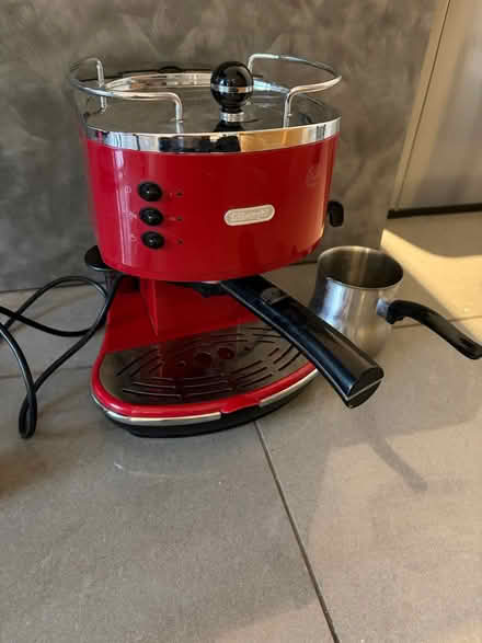Photo of free DeLonghi coffee machine (Stroud (Rodborough) GL5) #1
