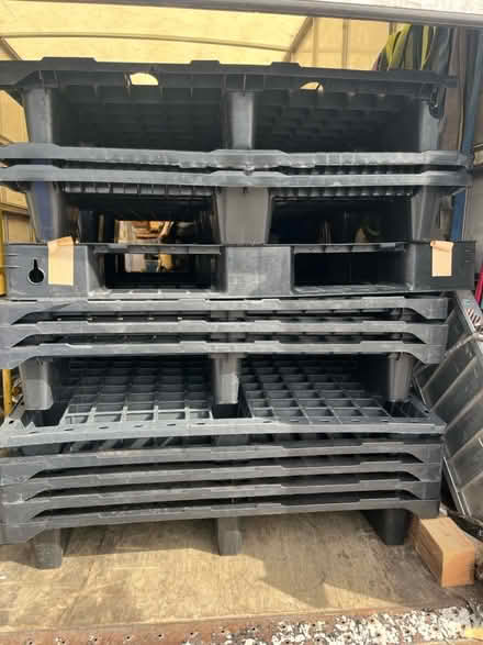 Photo of free plastic & Wood Pallets (Crystal Palace SE26) #1