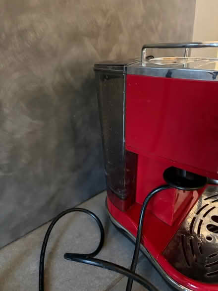Photo of free DeLonghi coffee machine (Stroud (Rodborough) GL5) #2