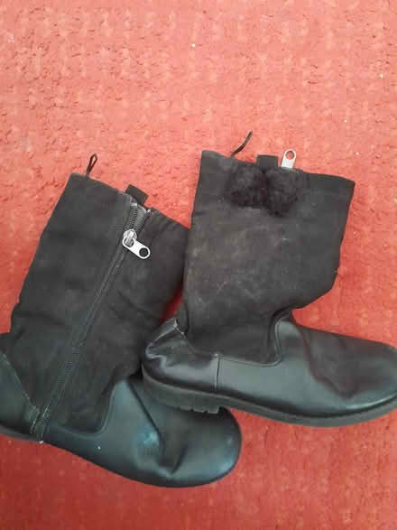 Photo of free Black girl boots size 31 (Hemel Hempstead HP2) #1