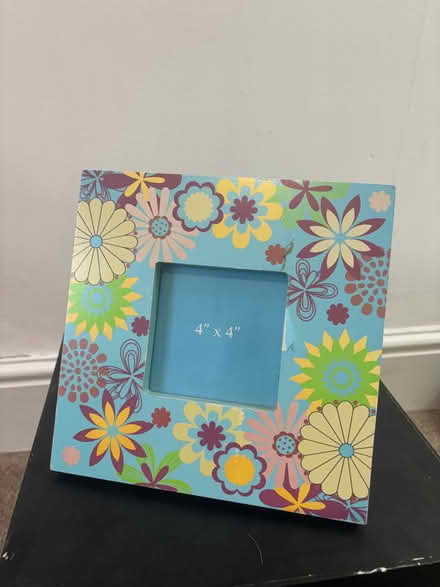 Photo of free Floral Picture Frame (Hanley ST1) #1