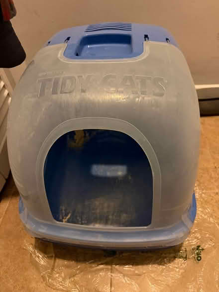 Photo of free TWO great Tidy Cats litter boxes (Downtown Silver Spring) #2
