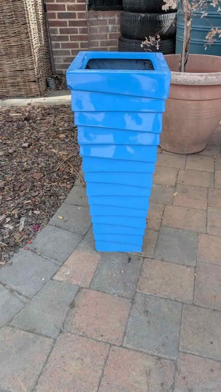 Photo of free Statement Planter (RG24 Old Basing) #1