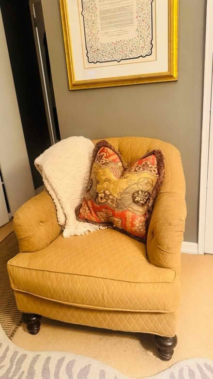 Photo of free Comfy arm chair (Upper West Side) #3