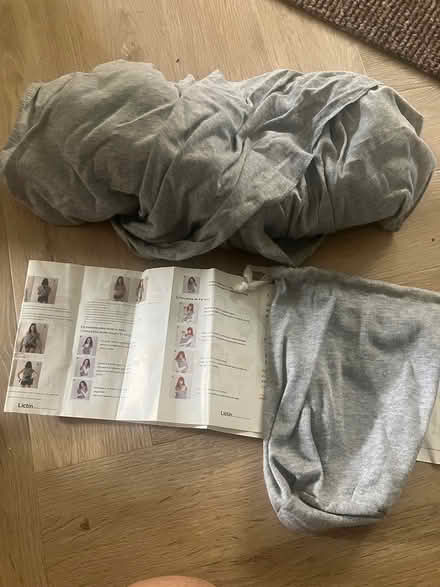 Photo of free Baby carrying sling (Coulsdon, CR5) #2