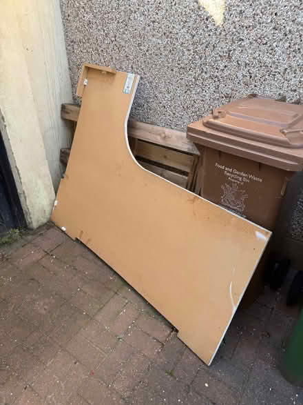 Photo of free Big MDF board and a palette (Welling DA16) #2