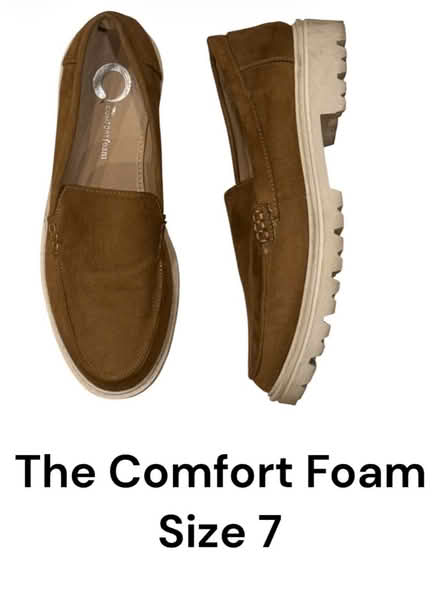 Photo of free The Comfort Foam Woman’s Shoe (Brooklyn Storage) #1
