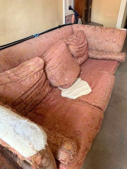 Photo of free Large sofa (Uverdale road sw10) #2