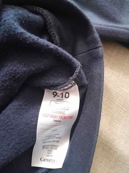 Photo of free Navy jumper size 9-10y (Hemel Hempstead HP2) #2