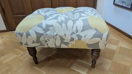 Photo of free Ottoman (Bellevue Bridle Trails area) #2