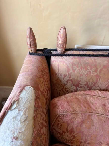 Photo of free Large sofa (Uverdale road sw10) #3