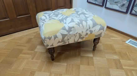 Photo of free Ottoman (Bellevue Bridle Trails area) #1