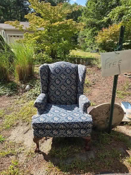Photo of free curb alert (401 longley rd groton MA) #1