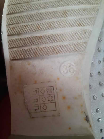 Photo of free White girl size size 36 (Hemel Hempstead HP2) #2