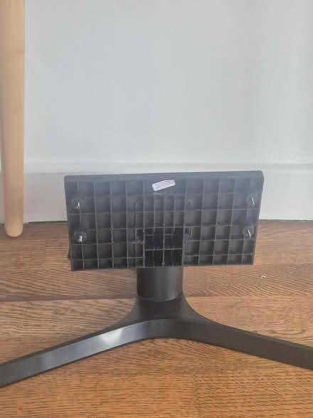 Photo of free TV Stand Base (Originally Samsung) (Whitechapel E1) #2