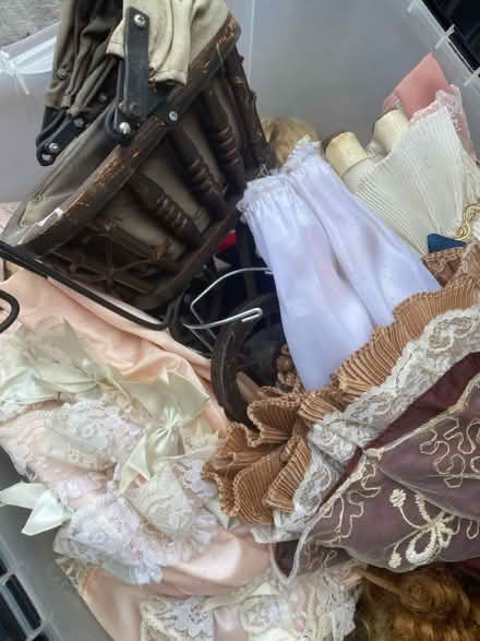 Photo of free Porcelain dolls (Hampton TW12) #3