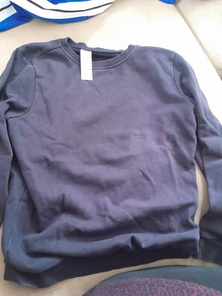 Photo of free Blur Navy jumper size 11-12y (Hemel Hempstead HP2) #1
