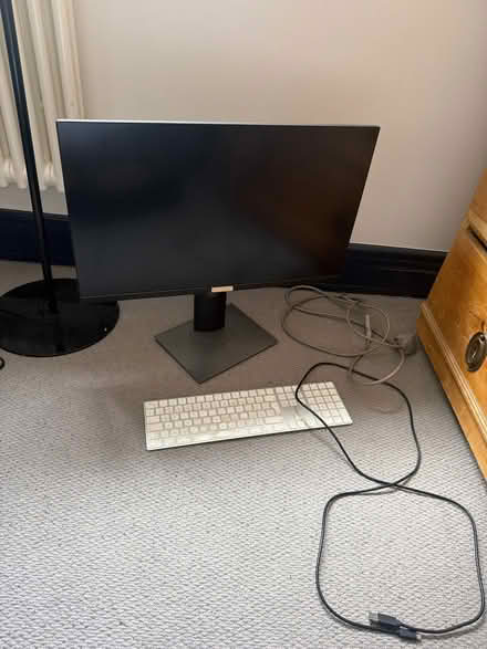 Photo of free Screen monitor and keyboard (Forest Hill SE23) #1