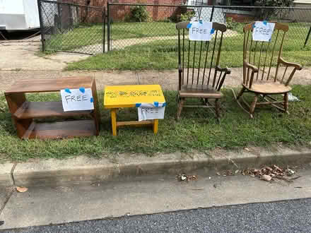 Photo of free Rocking chairs, end table, shelves (Mount rainier) #1