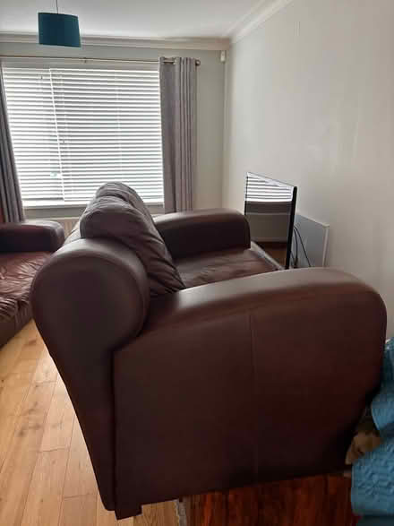 Photo of free 2/3seater brown leather sofas (Carnbrae Avenue. BT8) #4