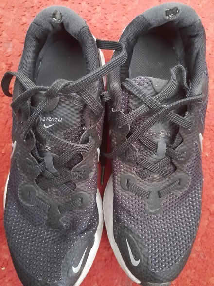 Photo of free Nike trainers Size 4 (Hemel Hempstead HP2) #1
