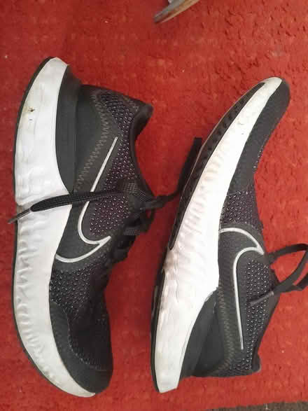 Photo of free Nike trainers Size 4 (Hemel Hempstead HP2) #2