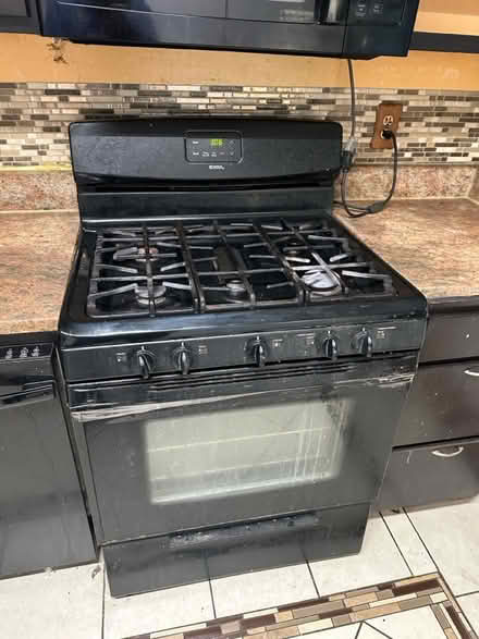 Photo of free Gas Stove (Catonsville) #2