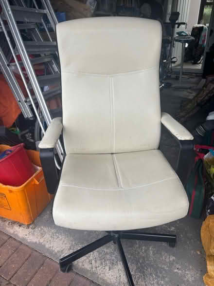 Photo of free very comfy (Belper. DE56) #1