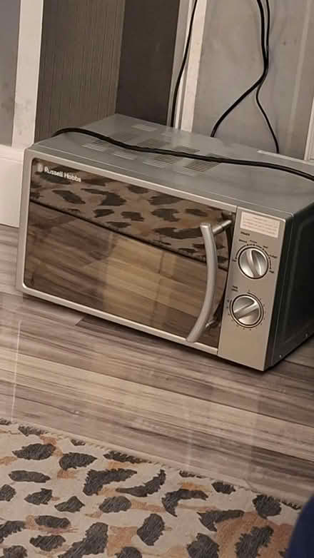 Photo of free Russell Hobbs 31L microwave (Saughton Gardens EH12) #1