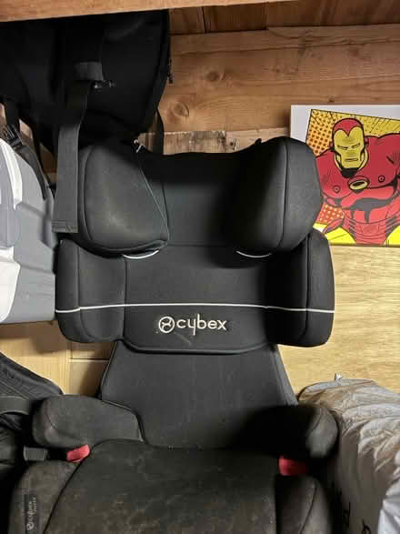 Photo of free Kids car seat (IG8 8JN) #1