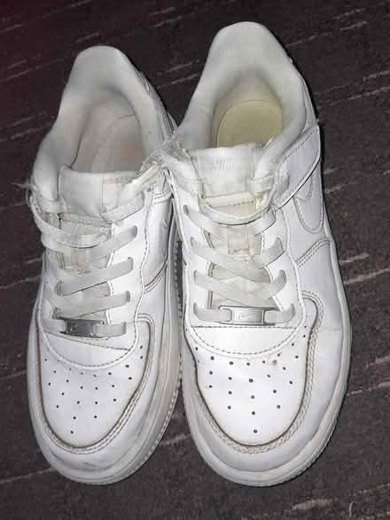 Photo of free White Nike trainers Size 2 (Hemel Hempstead HP2) #1