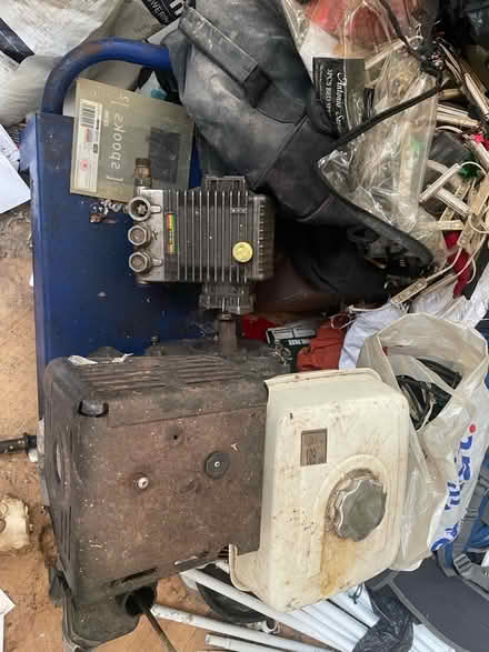 Photo of free Some sort of compressor engine (Harehills LS8) #1