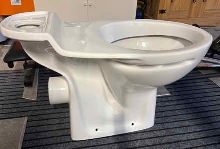 Photo of free Toilet (Airedale WF10) #1