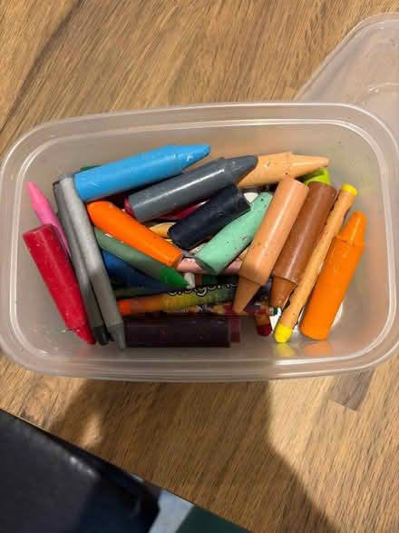 Photo of free crayons (Ebley GL5) #1