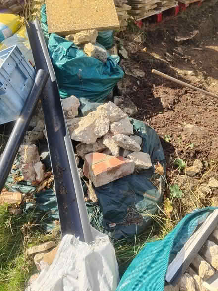 Photo of free rubble (Cemetery Hill MK41) #3