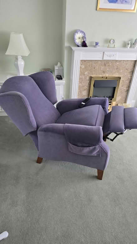 Photo of free Electric recliner chair (Box Hill Village KT20) #1