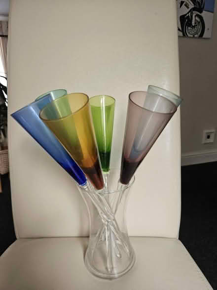 Photo of free Holding Champagne flutes (Harlow CM19) #1