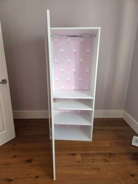 Photo of free Wall-mounted cabinet in white high-gloss finish (Surrey Quays SE16) #3