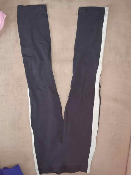 Photo of free H&M Navy leggings 10-11y (Hemel Hempstead HP2) #1