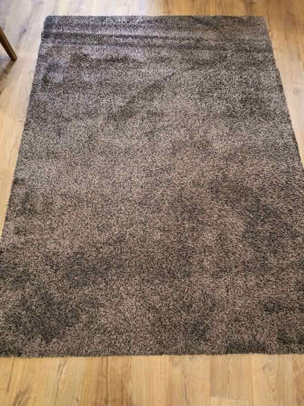 Photo of free Large rug approx 170*240cm (Crowthorne RG45) #1