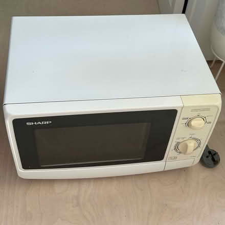 Photo of free White Sharp used working microwave (Peckham SE15) #1
