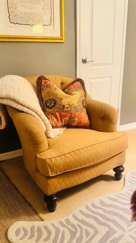 Photo of free Comfy arm chair (Upper West Side) #2