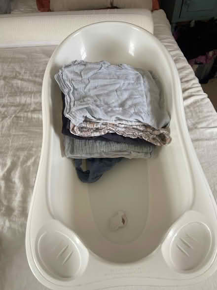 Photo of free White baby bath (Stratford, E15) #1