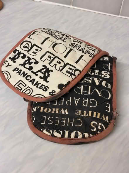 Photo of free Oven glove (Great Boughton CH3) #2