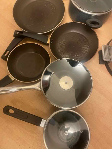 Photo of free Set of pots (DE1 1DP) #3