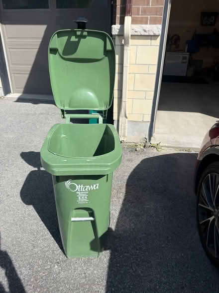 Photo of free Green Bin large (Riverside south/ Manotick) #2