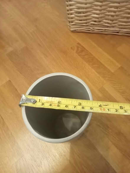 Photo of free Vase (Bracknell RG12) #2