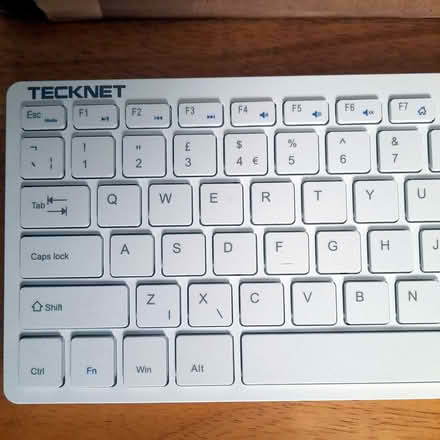 Photo of free Tecknet wireless PC keyboard (Long Melford CO10) #2