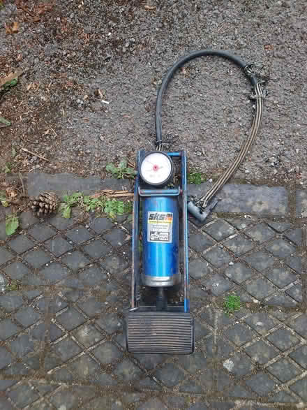 Photo of free Working foot pump (Caversham) #1