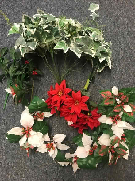 Photo of free artificial garland and flowers, christmas (Sockbridge CA10) #1